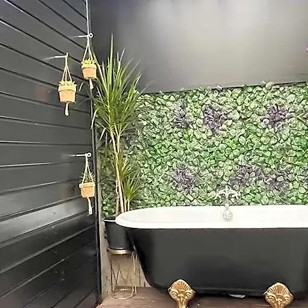 Hotel Luxe Copacabana Baignoire / Paris Orly 4*